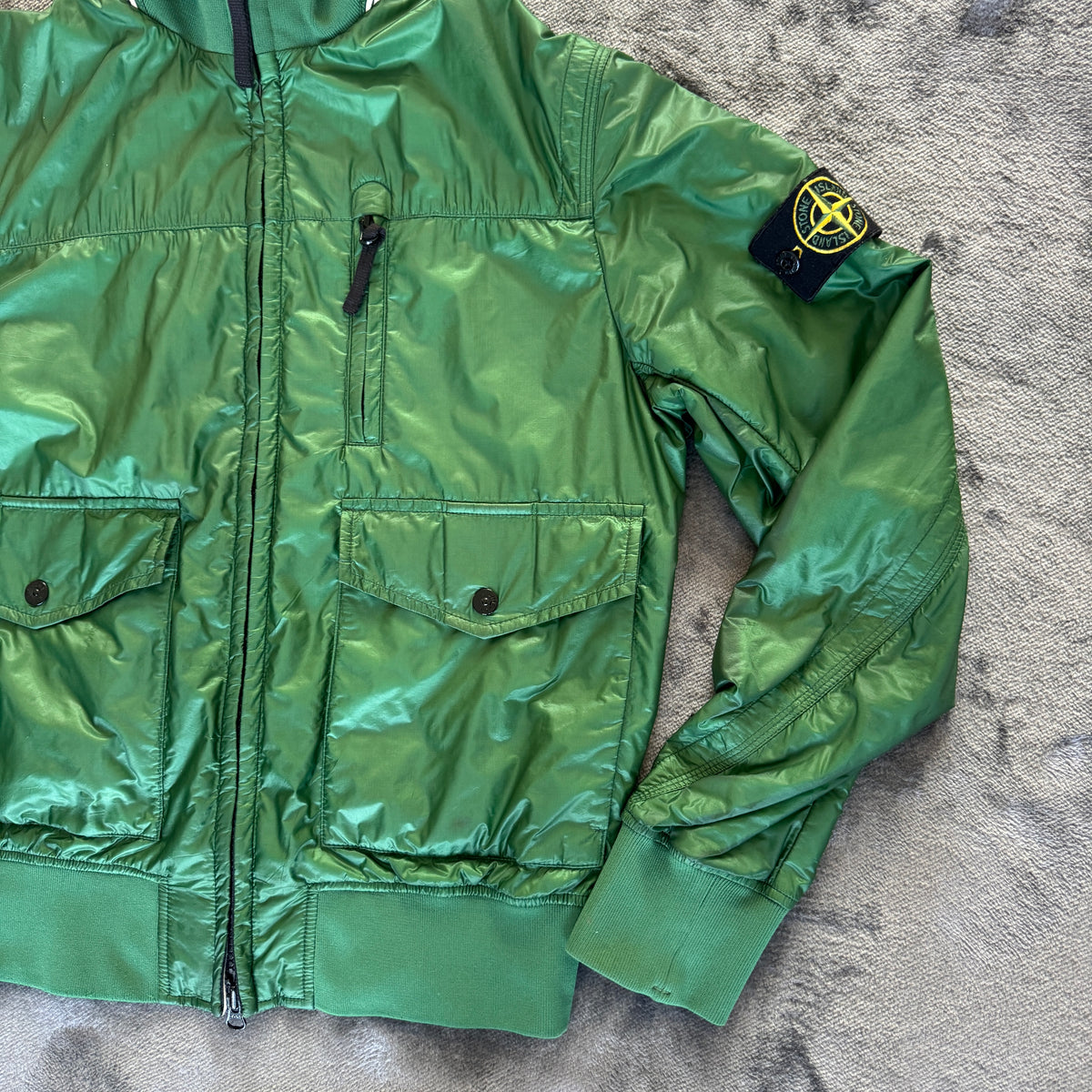 Authentic Stone Island Men’s Micro Ripstop Tyvek Shield Jacket – Green – Medium