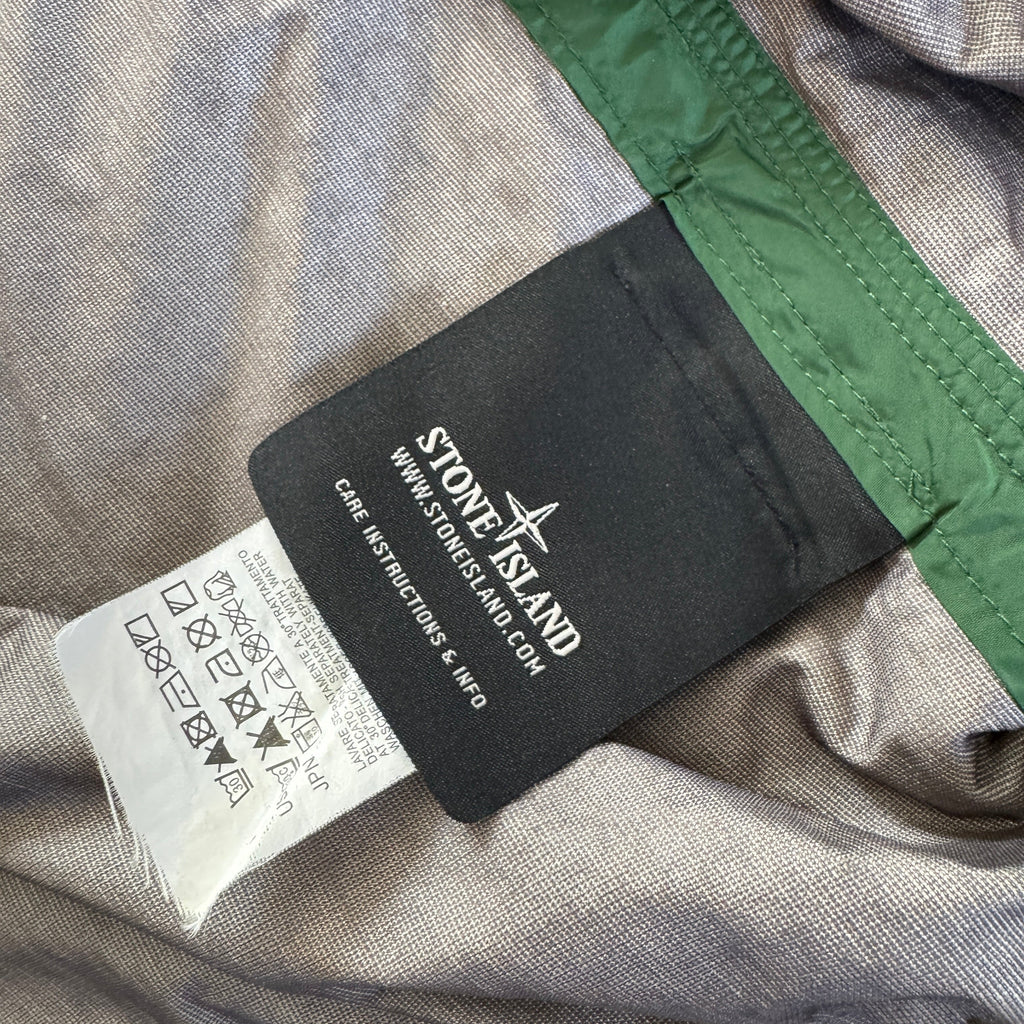 Authentic Stone Island Men’s Micro Ripstop Tyvek Shield Jacket – Green – Medium