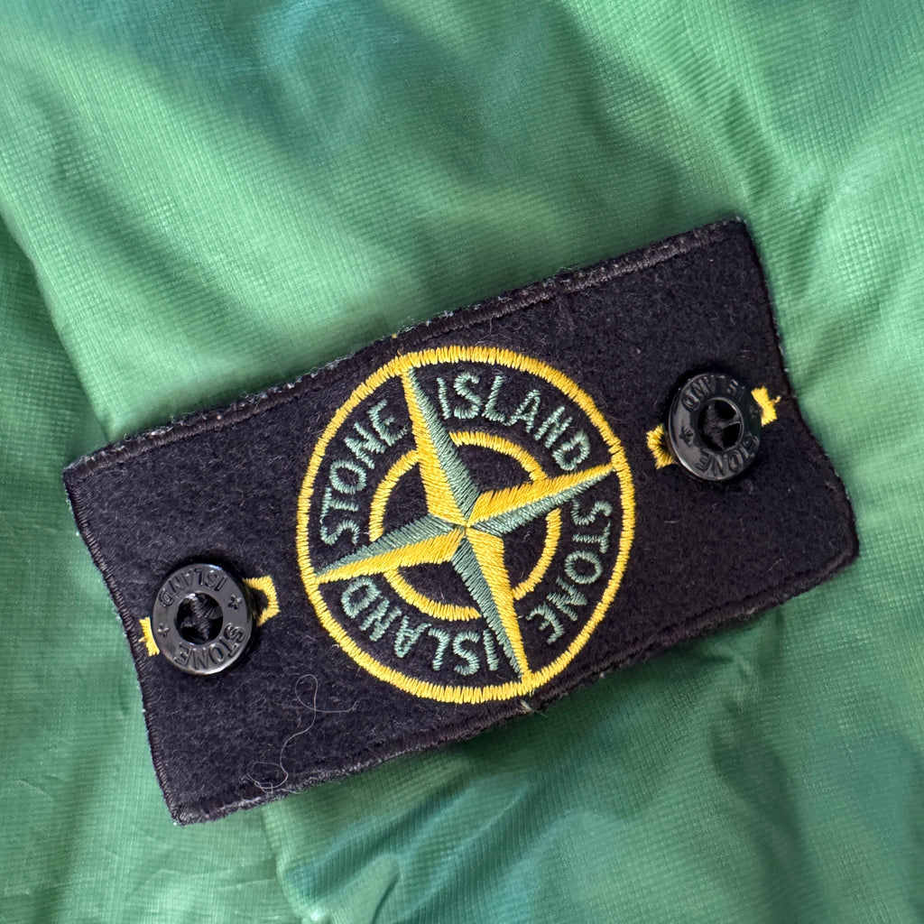 Authentic Stone Island Men’s Micro Ripstop Tyvek Shield Jacket – Green – Medium